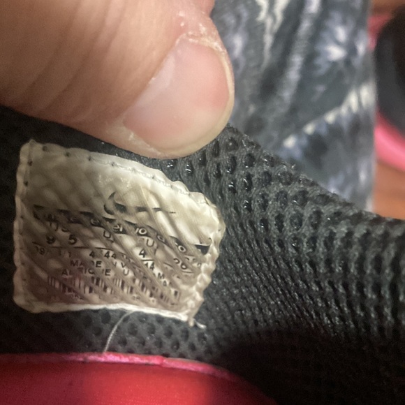 Nike training black with pink heels - Picture 6 of 6